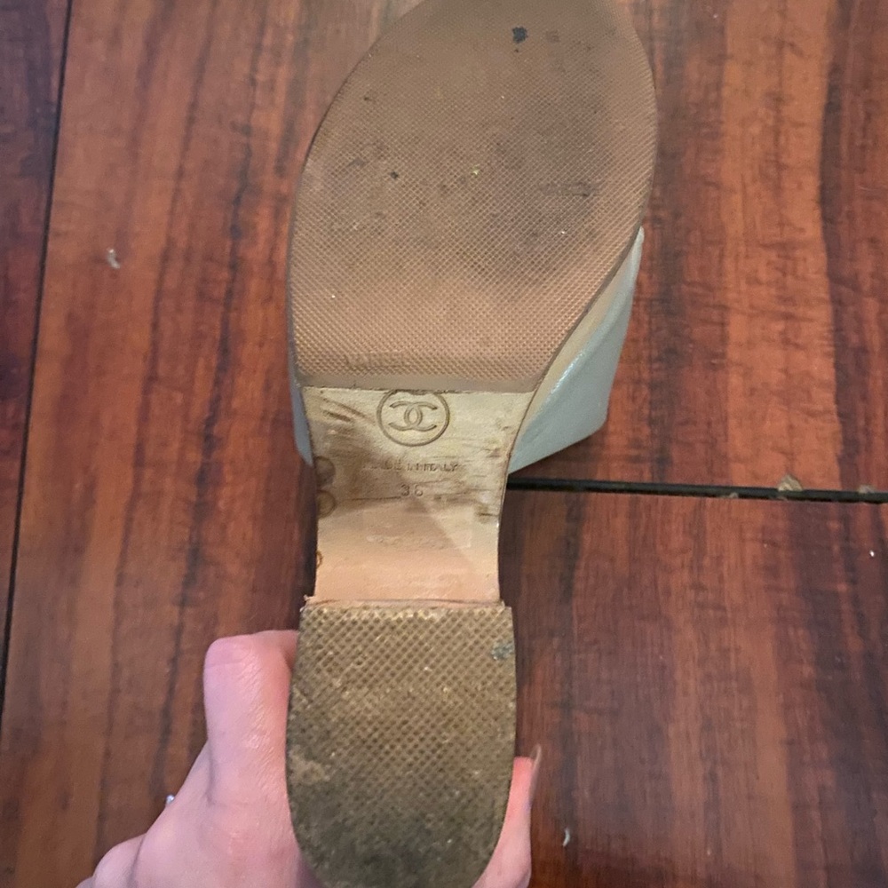 Chanel Women's Cream and Brown Slide Sandals - Picture 5 of 8